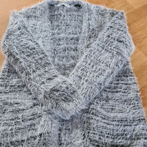 Cardigan str 122/128.