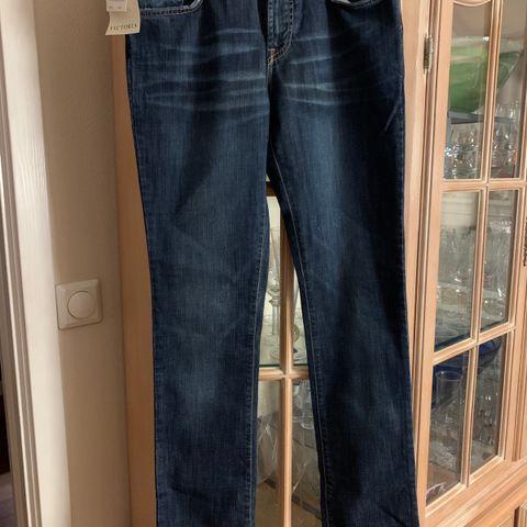 Victoria jeans str 40/32