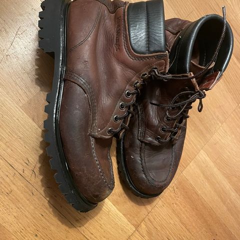 Red Wing boots vintage selges.