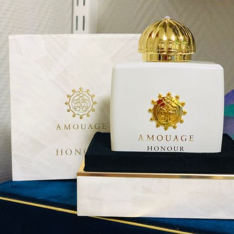 Helt uåpnet, forseglet pakke     ny HONOUR  woman Amouage 100 ml