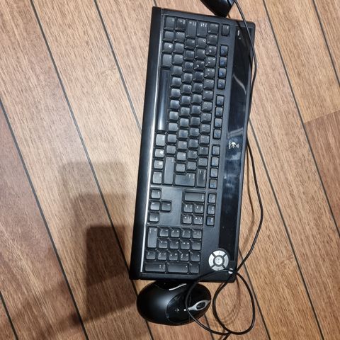 Logitech tråløst tastatur og mus