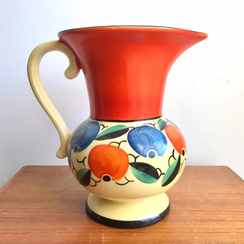 Stor lekker vintage Tsjekkisk håndmalt art deco mugge/kanne/vase med røde epler