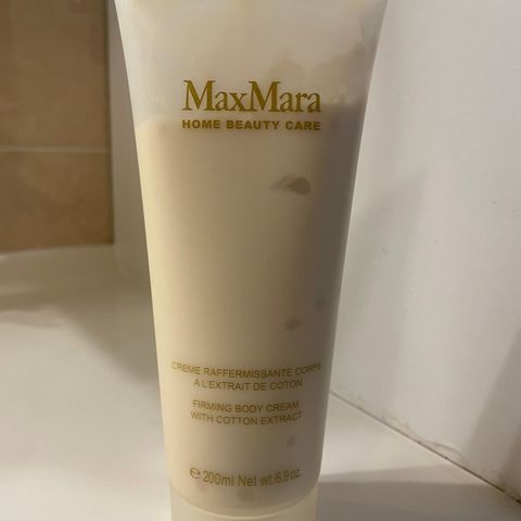 Max Mara body cream, 200 ml, kun testet.