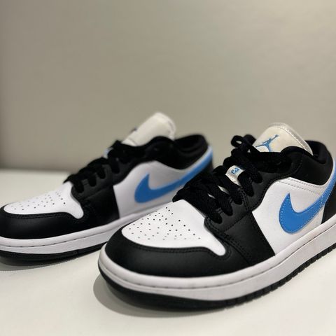 Nye Air Jordans 1 low Str 38,5