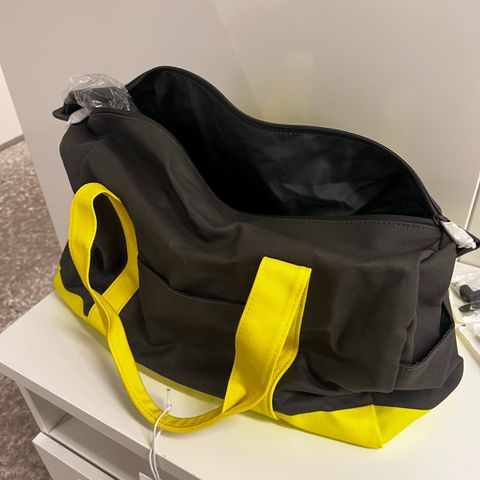 MINI Duffle Bag + Mini Merch fra BMW Group