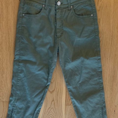 Bessie Jeans str 29 selges kr 290,-