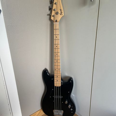 Squier Bronco short scale bass