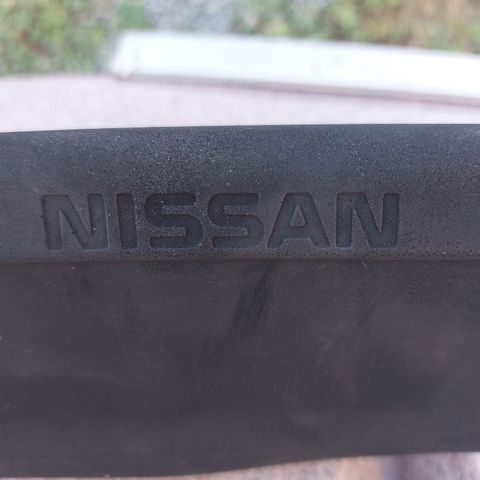 Vinge/ducktail til bagasjelokk Nissan veteran