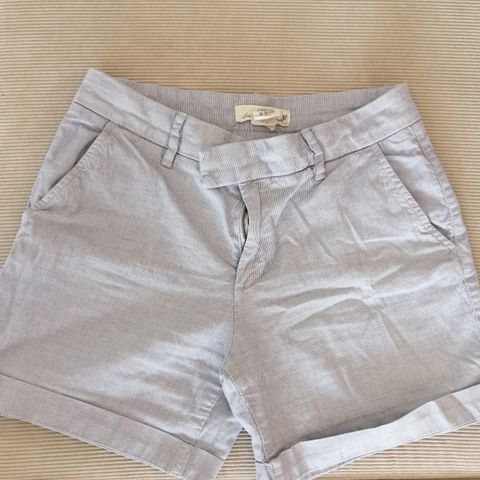 Shorts fra H&M i str 34