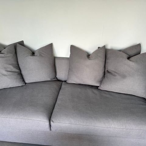 Sofa 3 seter m puff , pent brukt ingen flekker
