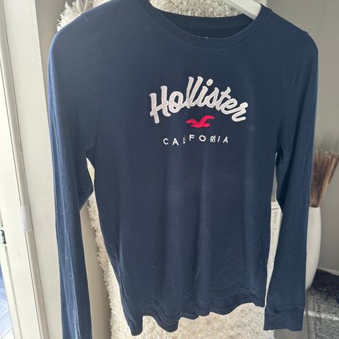 Hollister genser selges