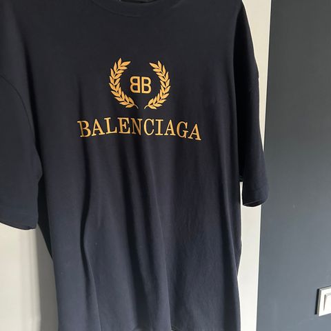 Balenciaga t skjorte - passer XL