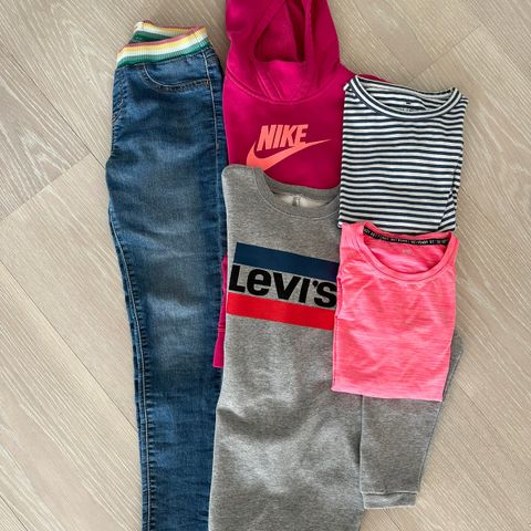 Levis, Nike, Hust &Claire str 8-10 år