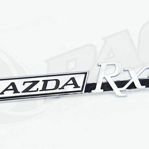 Mazda Rx-2 emblem bakskjerm