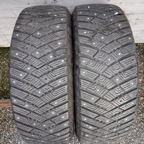 Goodyear vinterdekk 215/60 R 17