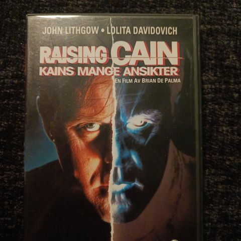 Skrotfot: Raising Cain / Kains Mange Ansikter