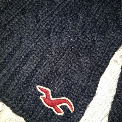 Hollister skjerf og matchende beanie/lue