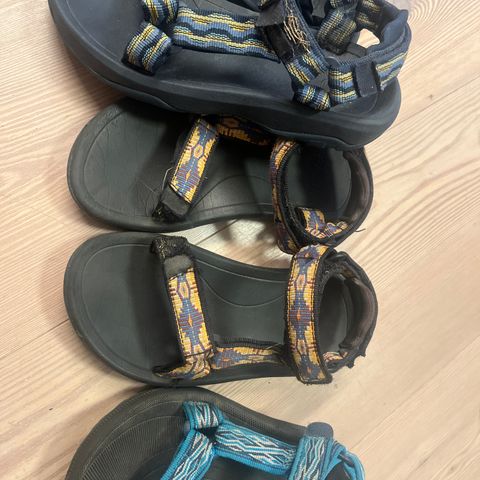 Teva sandaler barn str 28,29,30,32