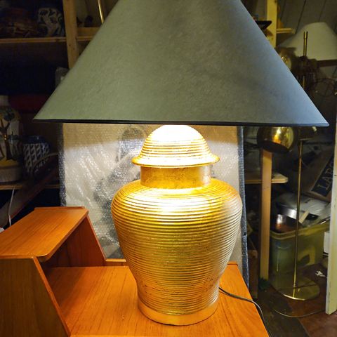 Diger lampe keramikk