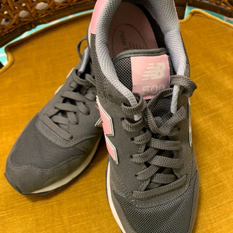 New Balance grå/ rosa strl 38