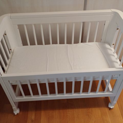 Pent brukt Troll Bedside Crib