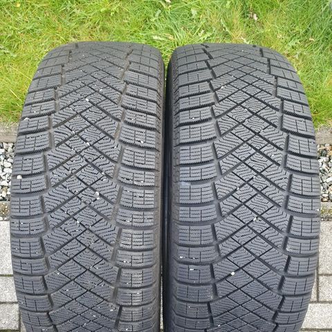 2 stk nesten ny vinterdekk Pirelli 255/50 R20