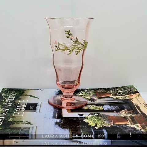 Vintage hånddekorert vase fra Laura Ashley