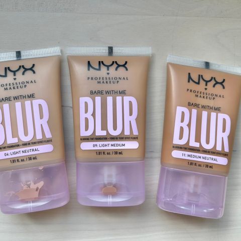 Nyx Bare With Me Blur Foundation i to nyanser