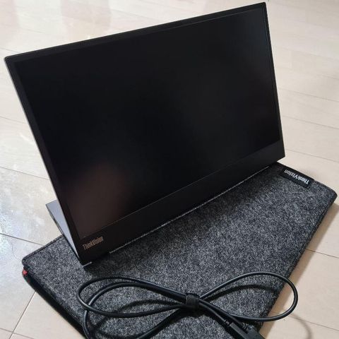 Lenovo ThinkVision M15 / Portabel laptop skjerm