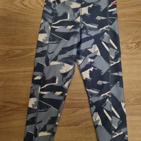 Puma tights str 9-10 år / 14