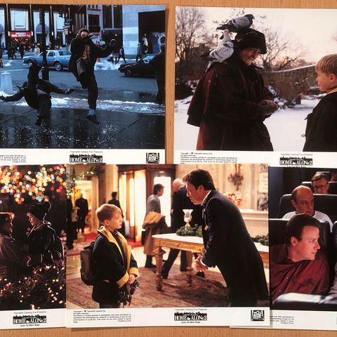 ALENE HJEMME. 5 stk Lobby-cards