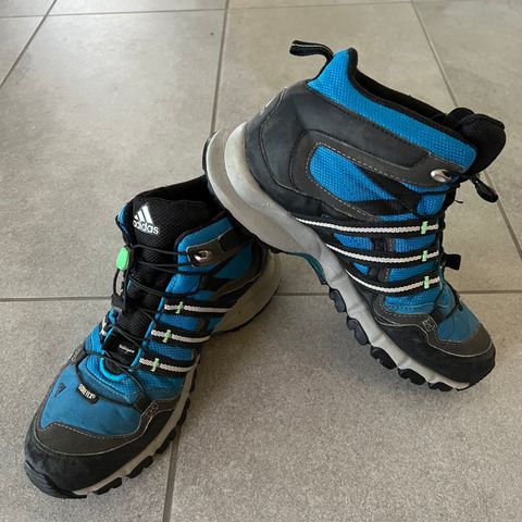 Adidas terrex goretex sko str 36 2/3, knapt brukt