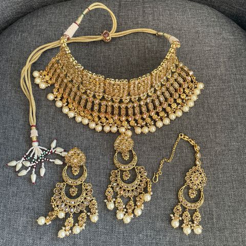 smykker indisk øredobber kjede hårsmykke matha patti perler London
