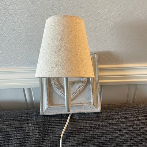 Kjempefin vegglampe