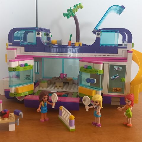 Lego Friends, Vennskapsbuss