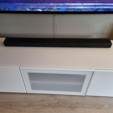 Selger HW M560 soundbar med sub og fjernkontroll