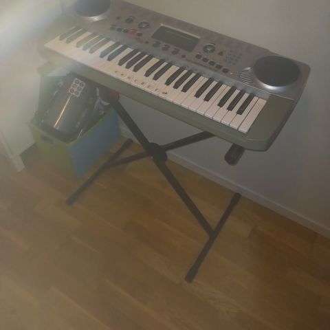 Keyboardist 670