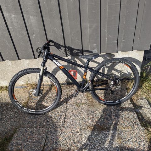 Dirt Jumper / junior stisykkel 14”