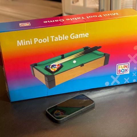 Mini pool table game