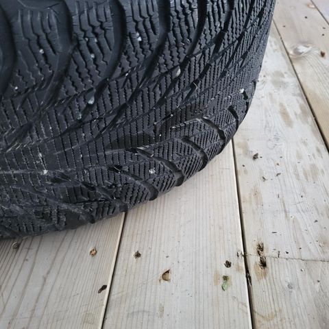 BMW HAKKAPELIITTA R2 225/45 R17 4stk  8jx17eh2+is34