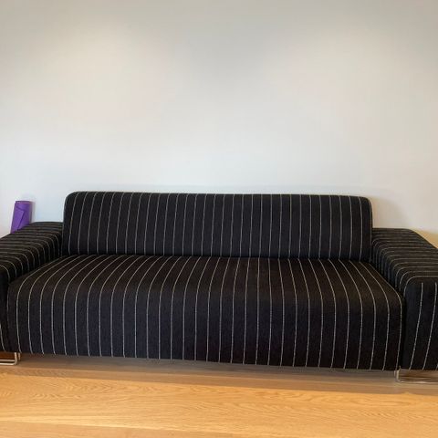 Sort 3 seter sofa