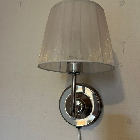 Vegglampe i krom