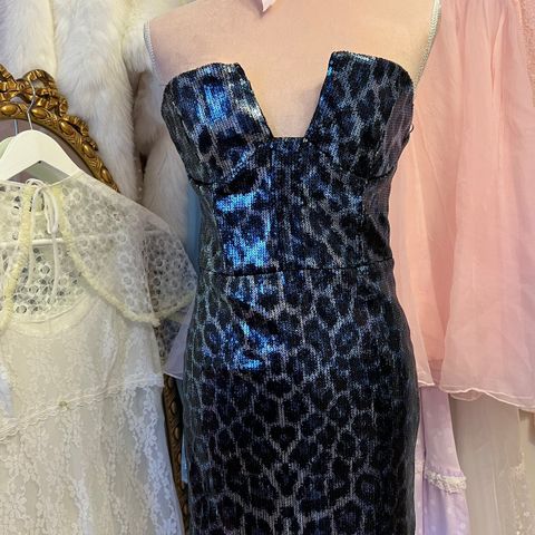 Sequin leopard kjole