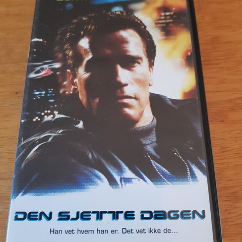 Den Sjette dagen med Arnold Schwarzenegger vhs