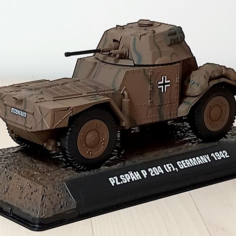 1:43 Atlas Pz. Spah. P204 (f)