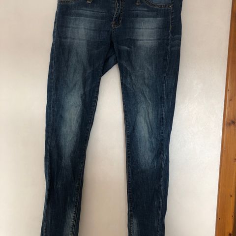 Lite brukt jeans fra Mango