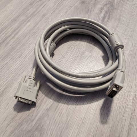 DVI-kabel 4,5 m, som ny, kvalitet.