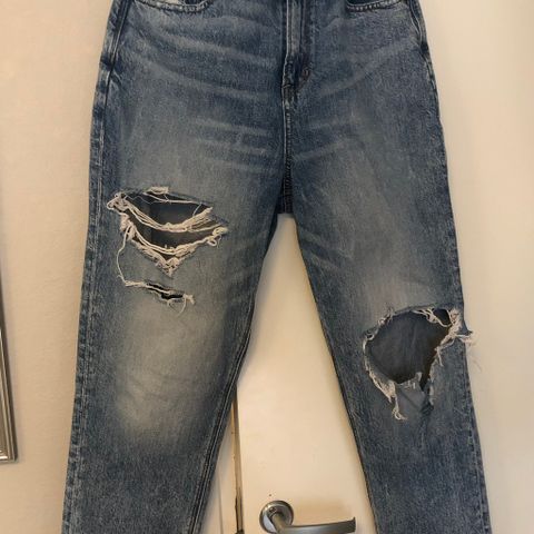 American eagle eu 4/regular. Curvy mom jean