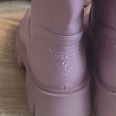 GUESS boots