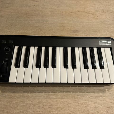 Line 6 Mobile Keys 25 MIDI Keyboard Controller